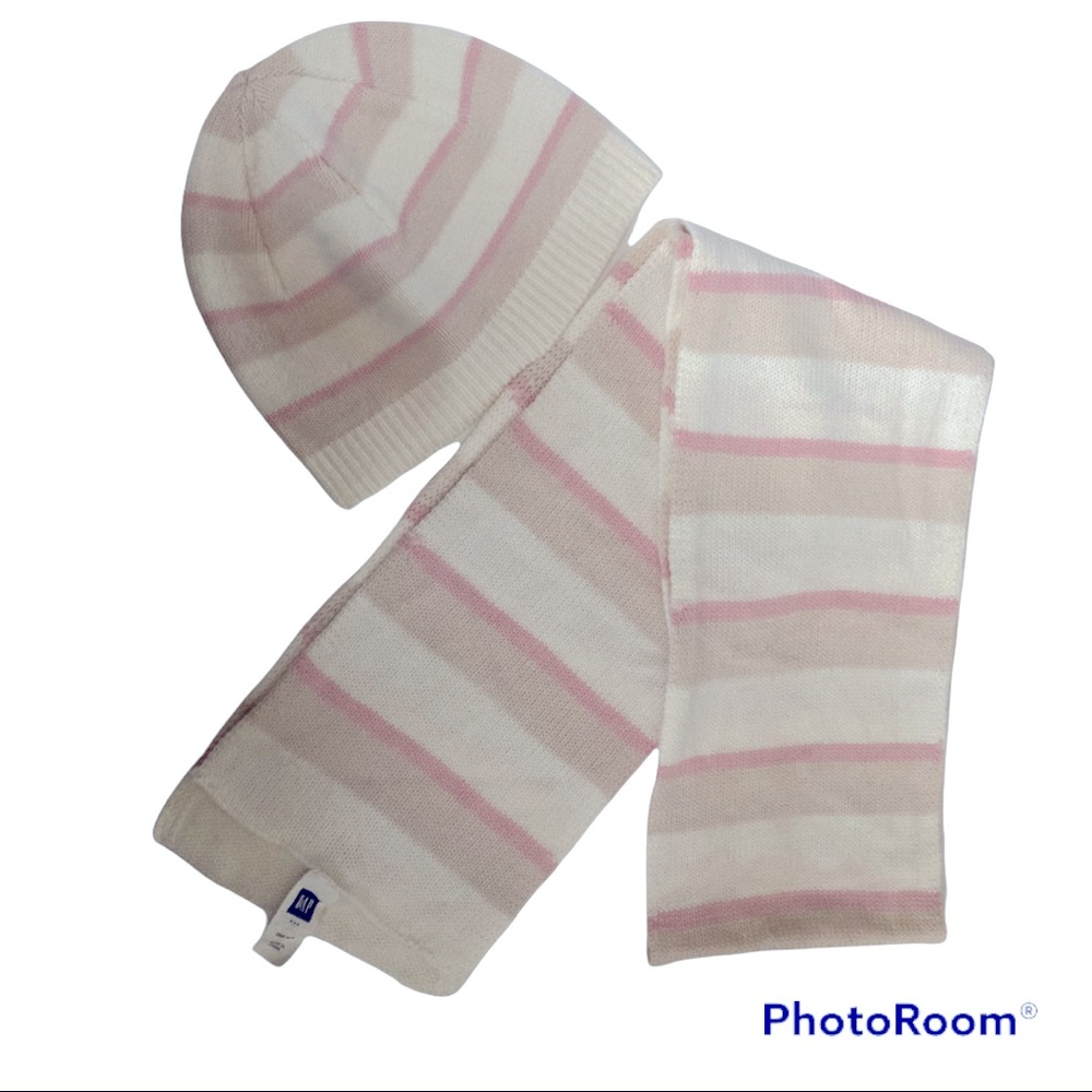🎄Clearance 🎄GAP Scarf and hat